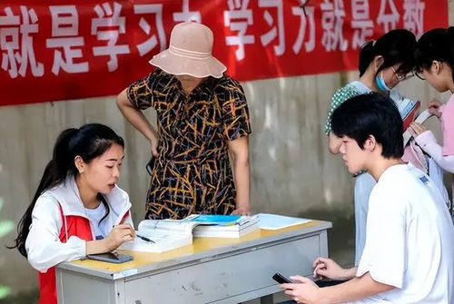 高校毕业生找工作月薪4000,入职还要降薪,把人都整 忧郁 了