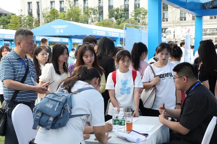 做实做细就业指导服务，助力毕业生扬帆远航——宜宾学院护航高校毕业生求职之路