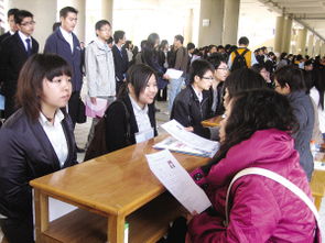 求职旺季，高校毕业生如何把握机会？