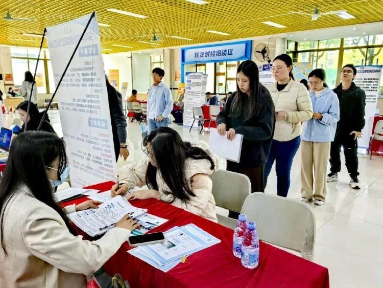 “粤”帮越有力 广东高校打出就业帮扶“组合拳”助力毕业生求职